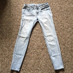 Bullhead Denim Co light wash jeans